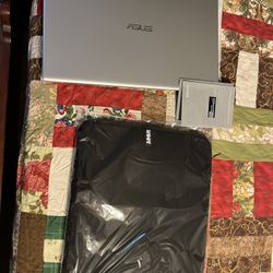 ASUS 17 Inch Laptop With Cover