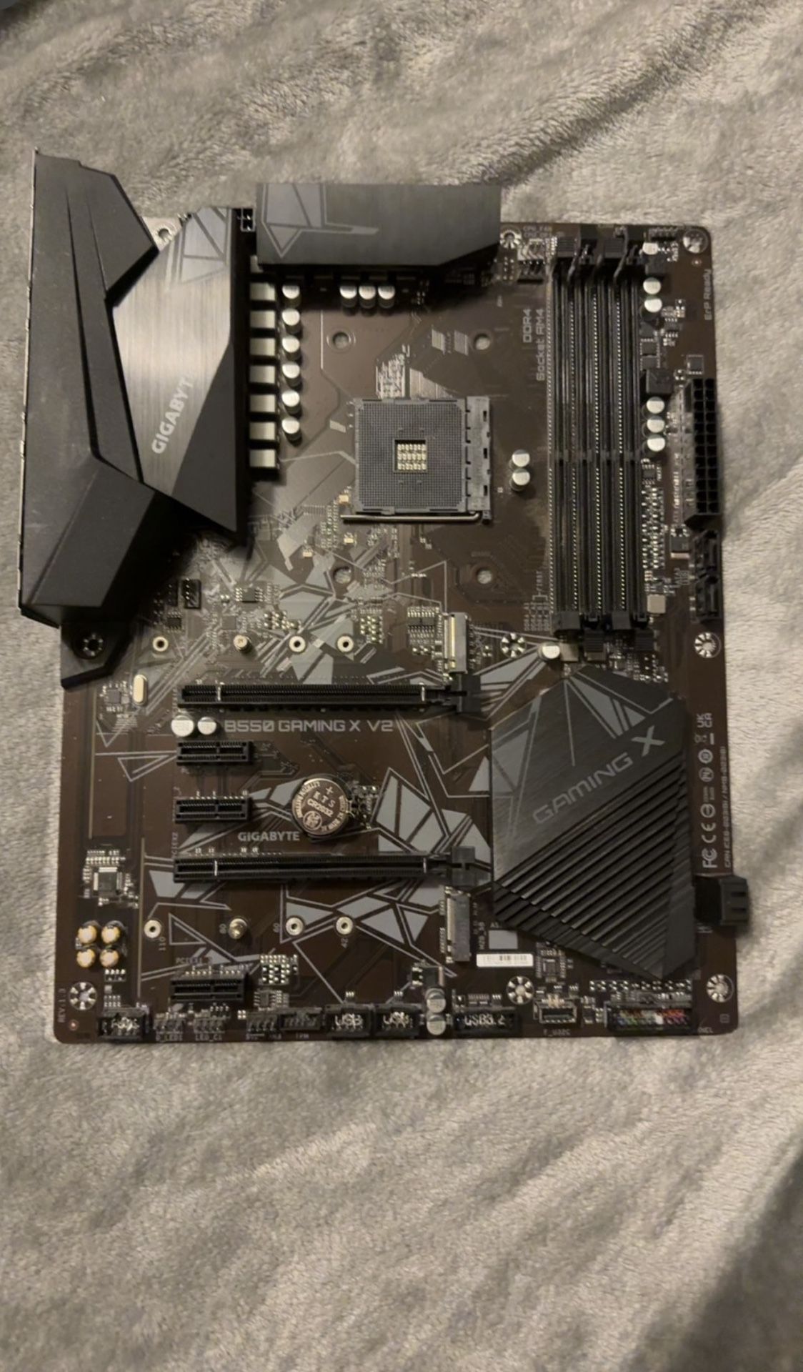 Gigabyte B550 Gaming X V2 (AMD Ryzen 5000/B550/ATX/M.2/HDMI/DVI/USB 3.1 Gen 2/DDR4/ATX/Gaming Motherboard), 128 GB