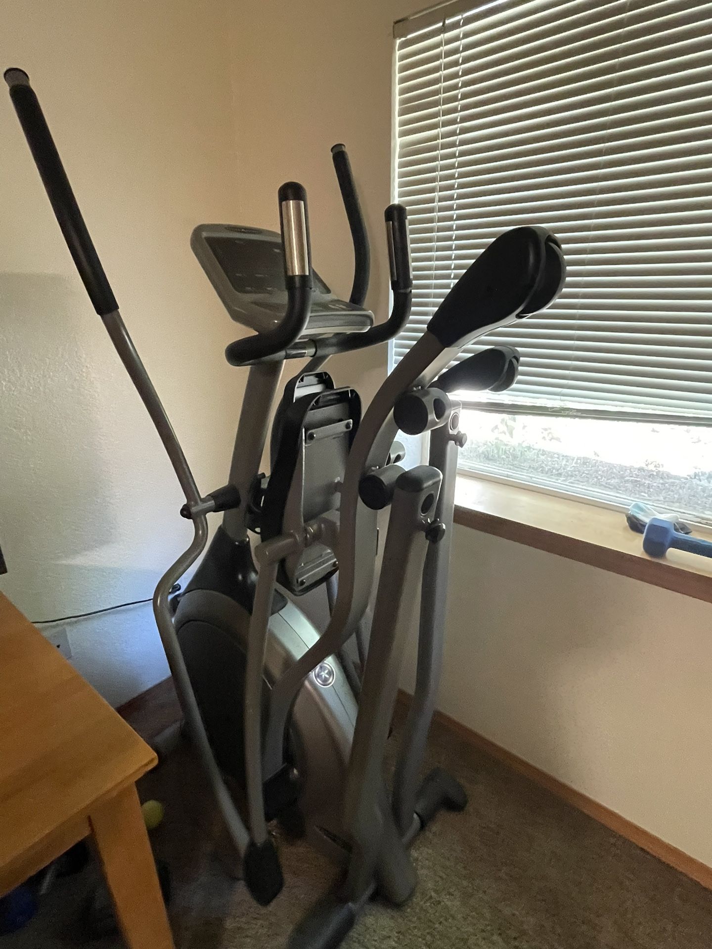 Cross Trainer Elliptical Trainer Vision Fitness X6100 for Sale in Salem OR OfferUp