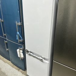 BUILT IN REFRIGERATOR