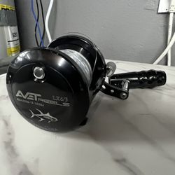 Avet LX 6/3 2-Speed Black w/T-Bar Power Handle