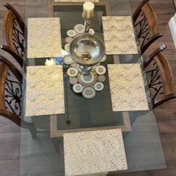 Dinning Table 