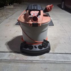 Ridgid Vacuum  16 Gallon  6.25hp 