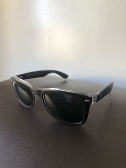 RAY-BAN WAYFARER MODEL 2132