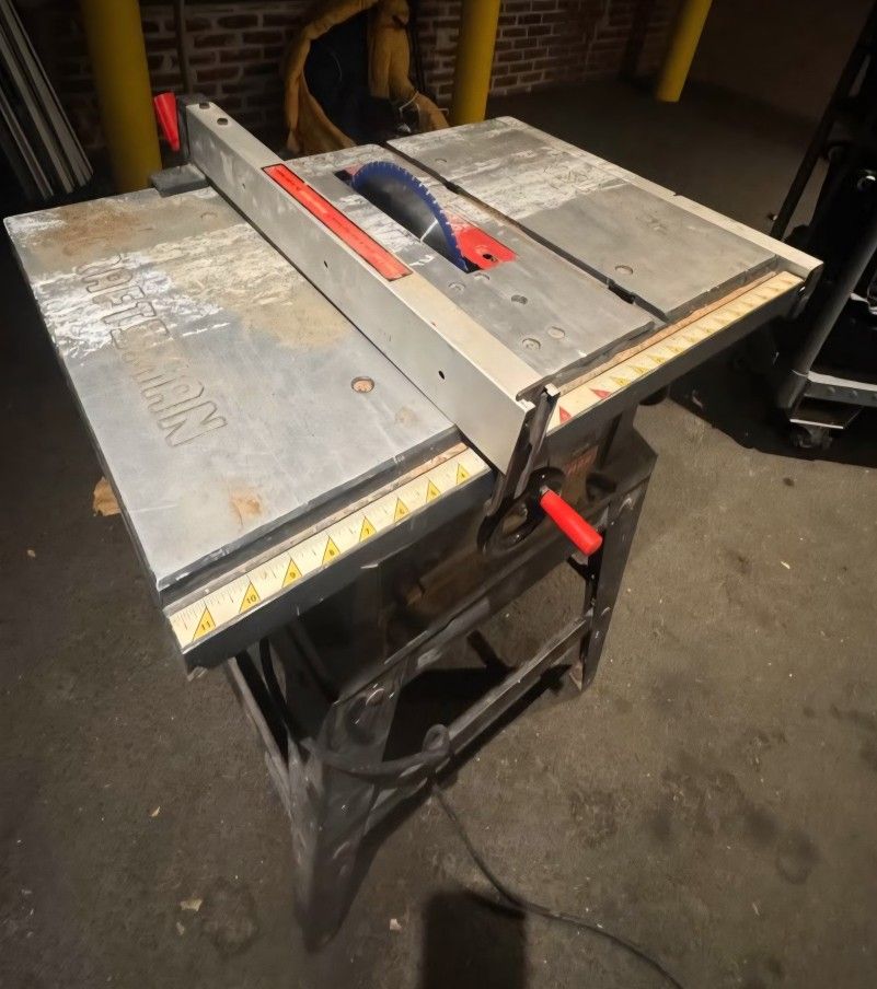 Craftsman 10in Table Saw...