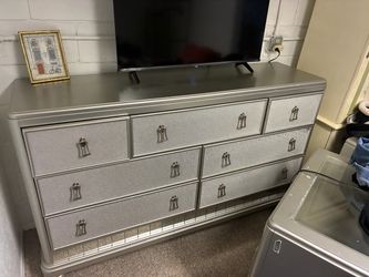 Silver Glam 7-Drawer Dresser