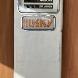 Gas Pump (WAYNE mfg) From The Late 1940s To Mid 1959s. Wayne Model 100B With Original Meter.n.  