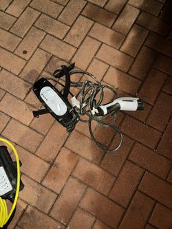 BMW ELECTRIC CAR CHARGER