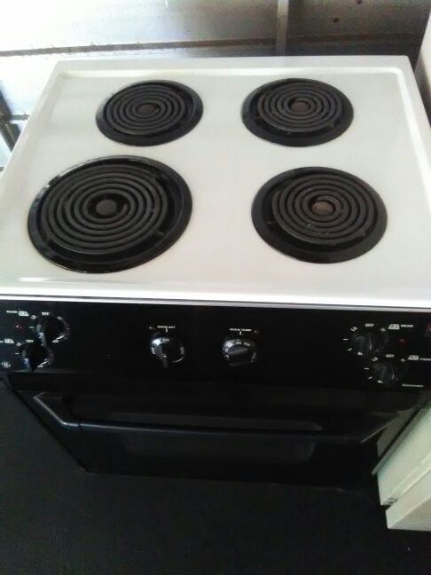 GE Spacemaker 27 Drop-in Electric Stove for Sale in Lake Worth, FL - OfferUp