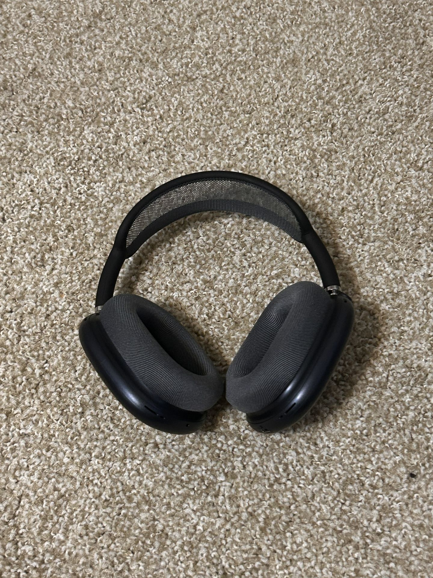🎧 *BEST OFFER* Apple AirPods Max in Space Gray Color with Smart Case