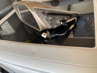2007 Toyota Solara Driver side mirror