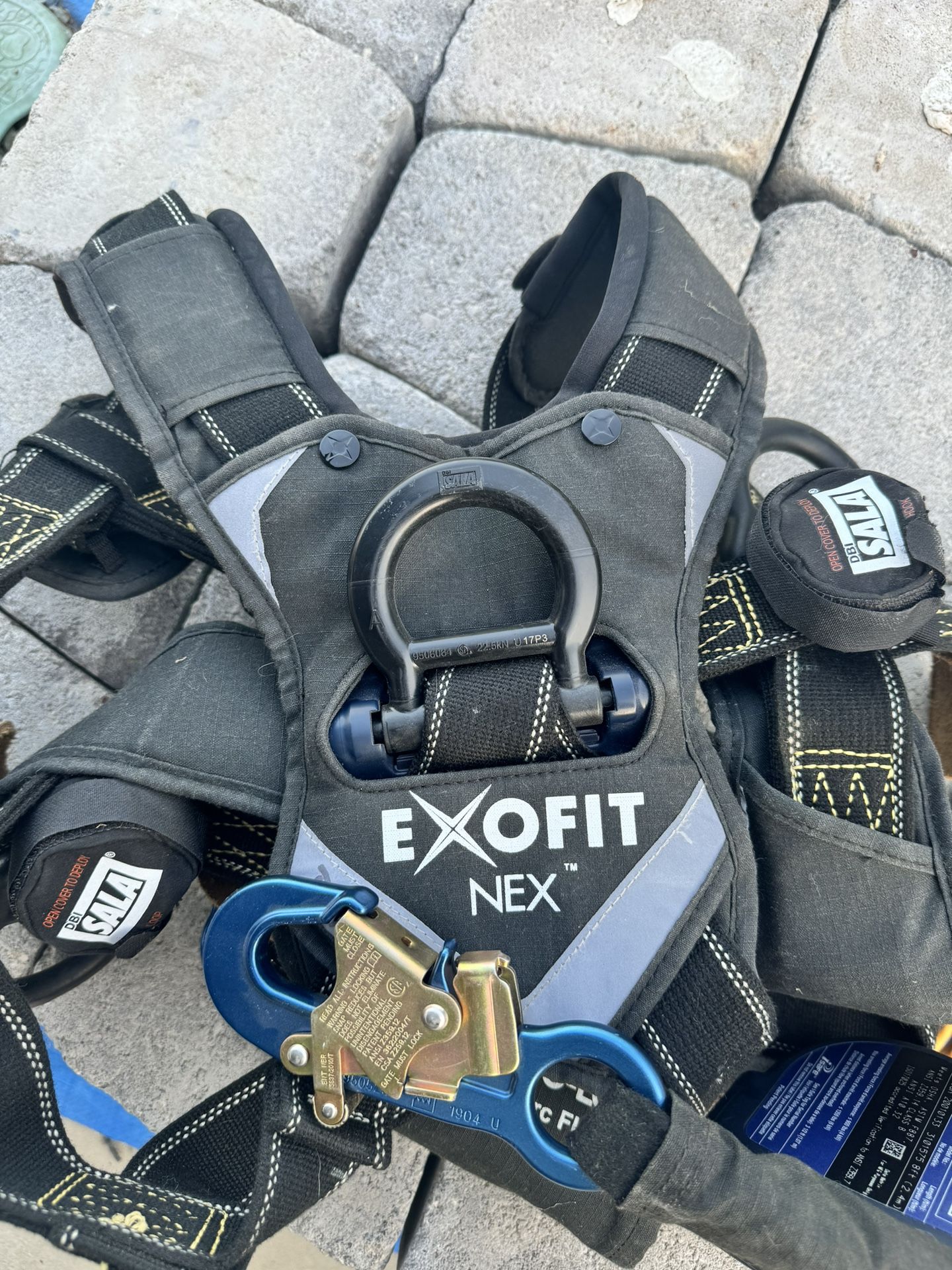 (READ DESCRIPTION!!!) 3M DBI Sala Safety Harness