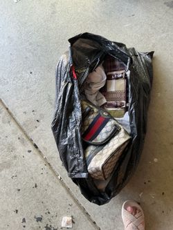 Free Vintage Handbag and womenClothing Lot