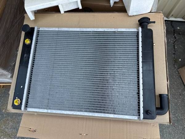 ► Radiator 977 & 13262 Chevrolet Oldsmobile Buick Cadillac Pontiac Mazda