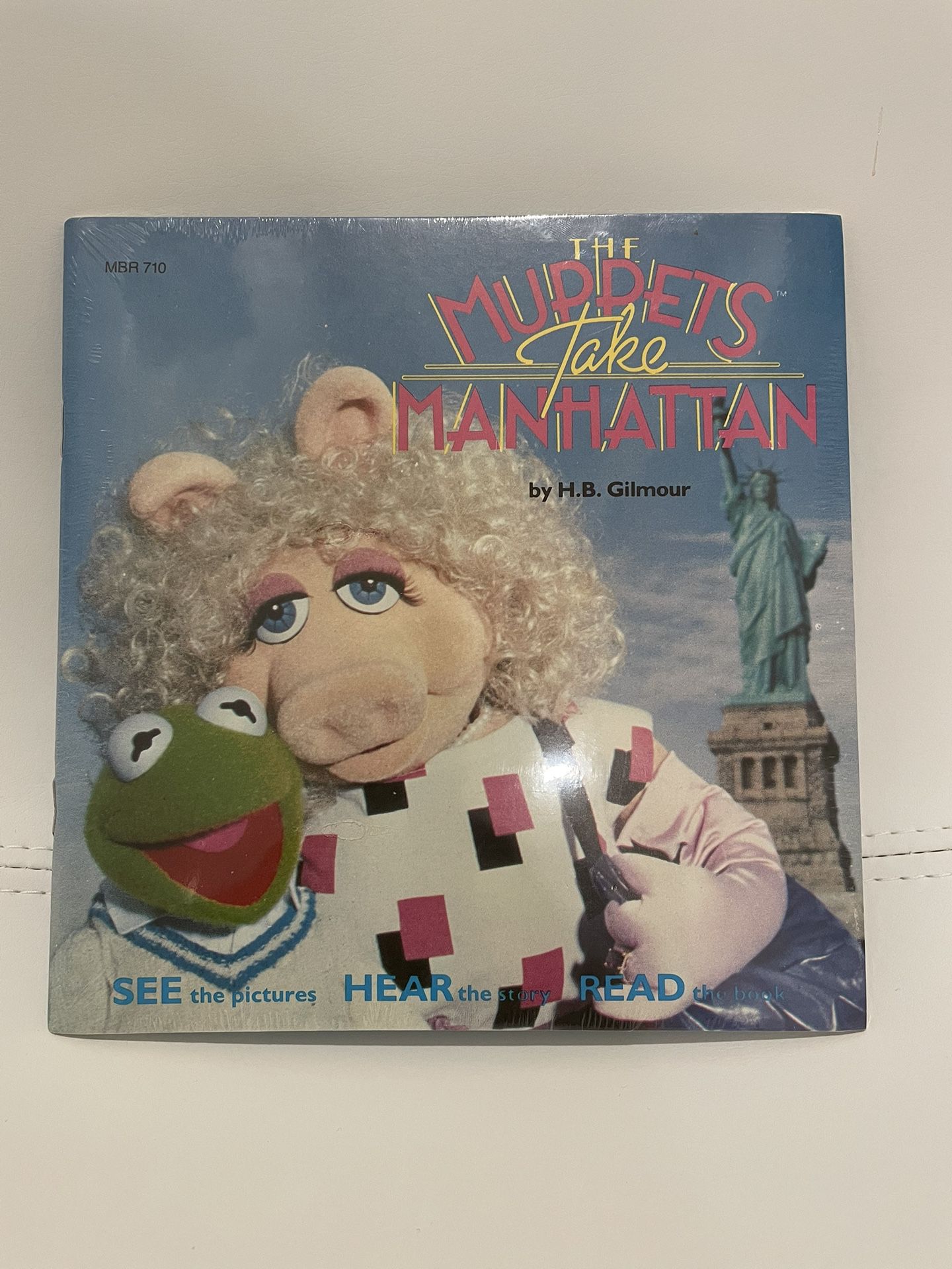 The Muppets Take Manhattan Book Record SEALED FREE SHIPPING 