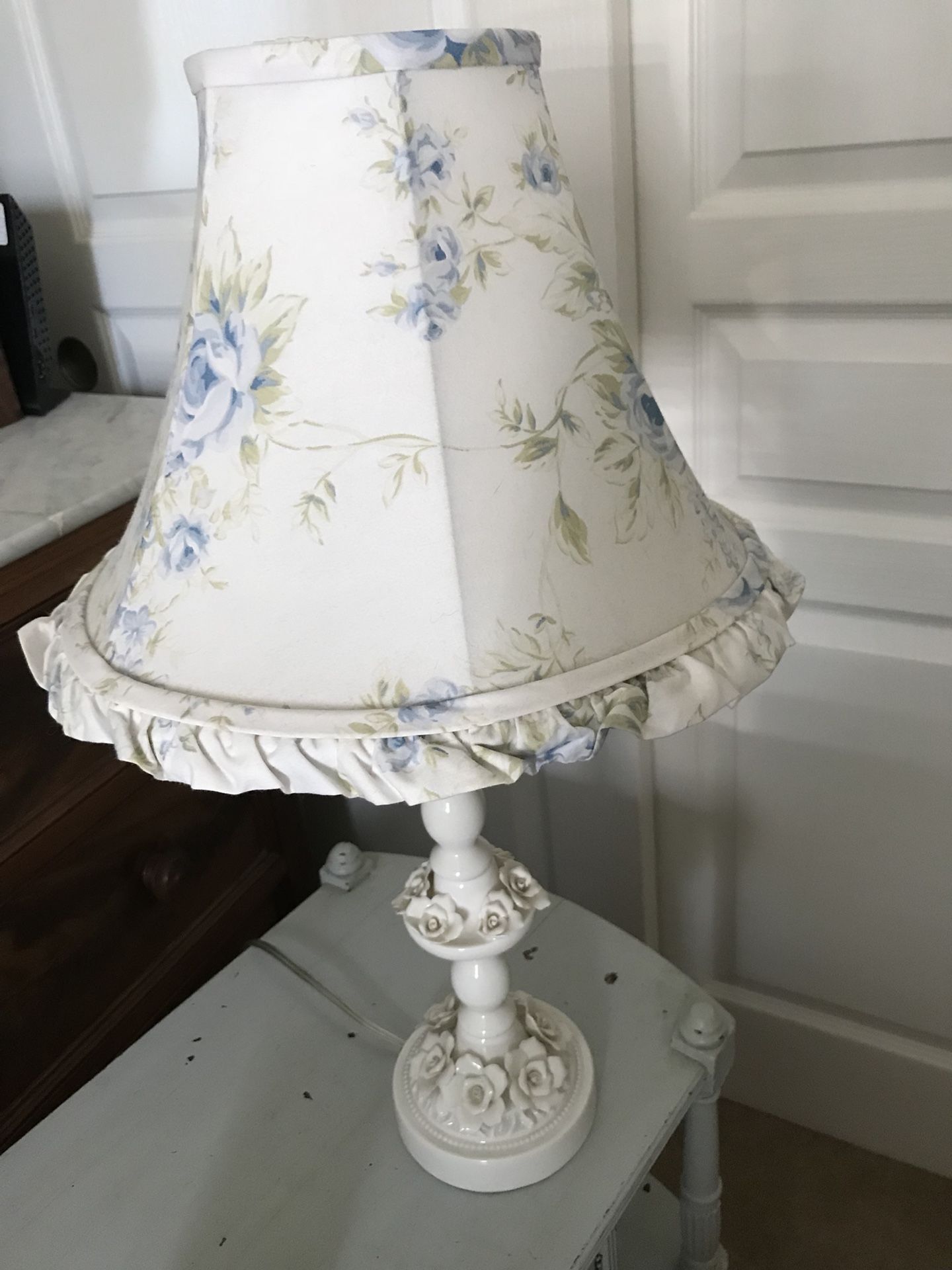 Rachel Ashwell shabby chic table lamp