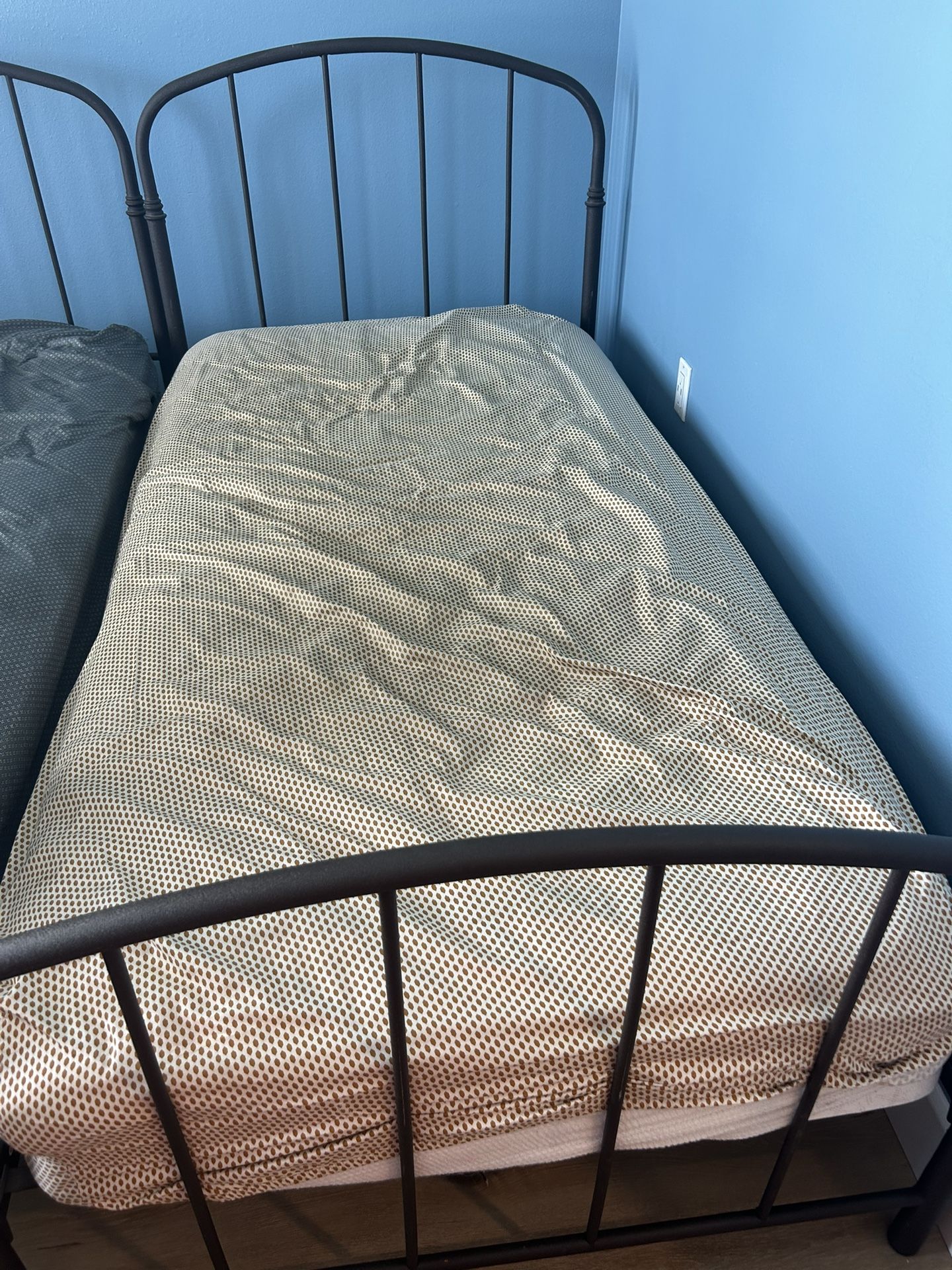 Kid Metal Bedframe