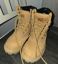 Timberland Women Boots Size 7.5