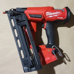 Milwaukee 2841-80 M18 FUEL 16 Gauge Angled Finish Nailer