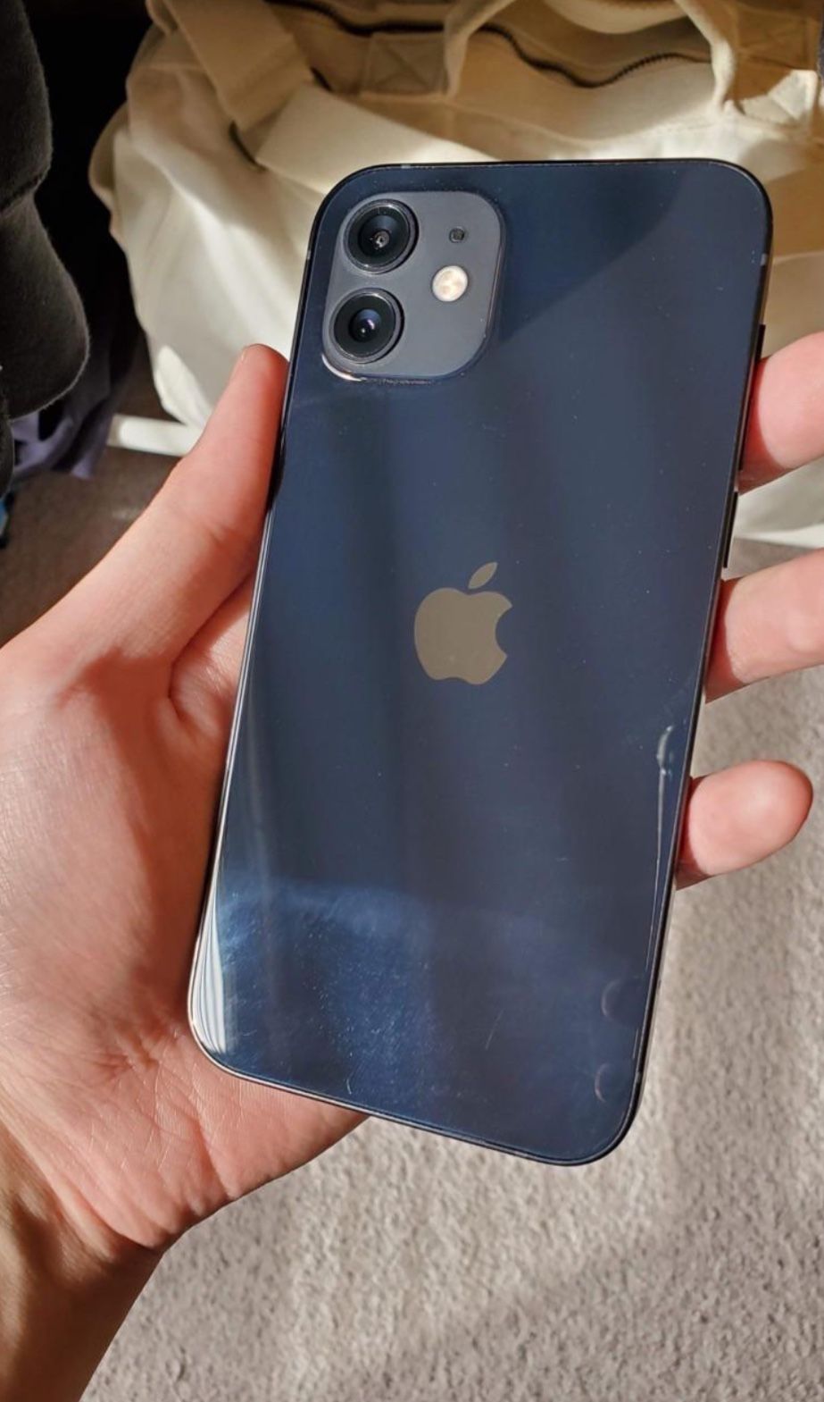 iPhone 12 64gb (UNLOCKED)