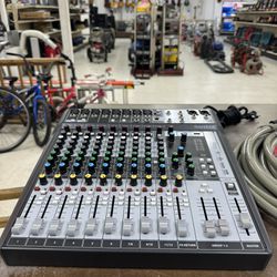 SoundCraft SIGNATURE12 Mixer 