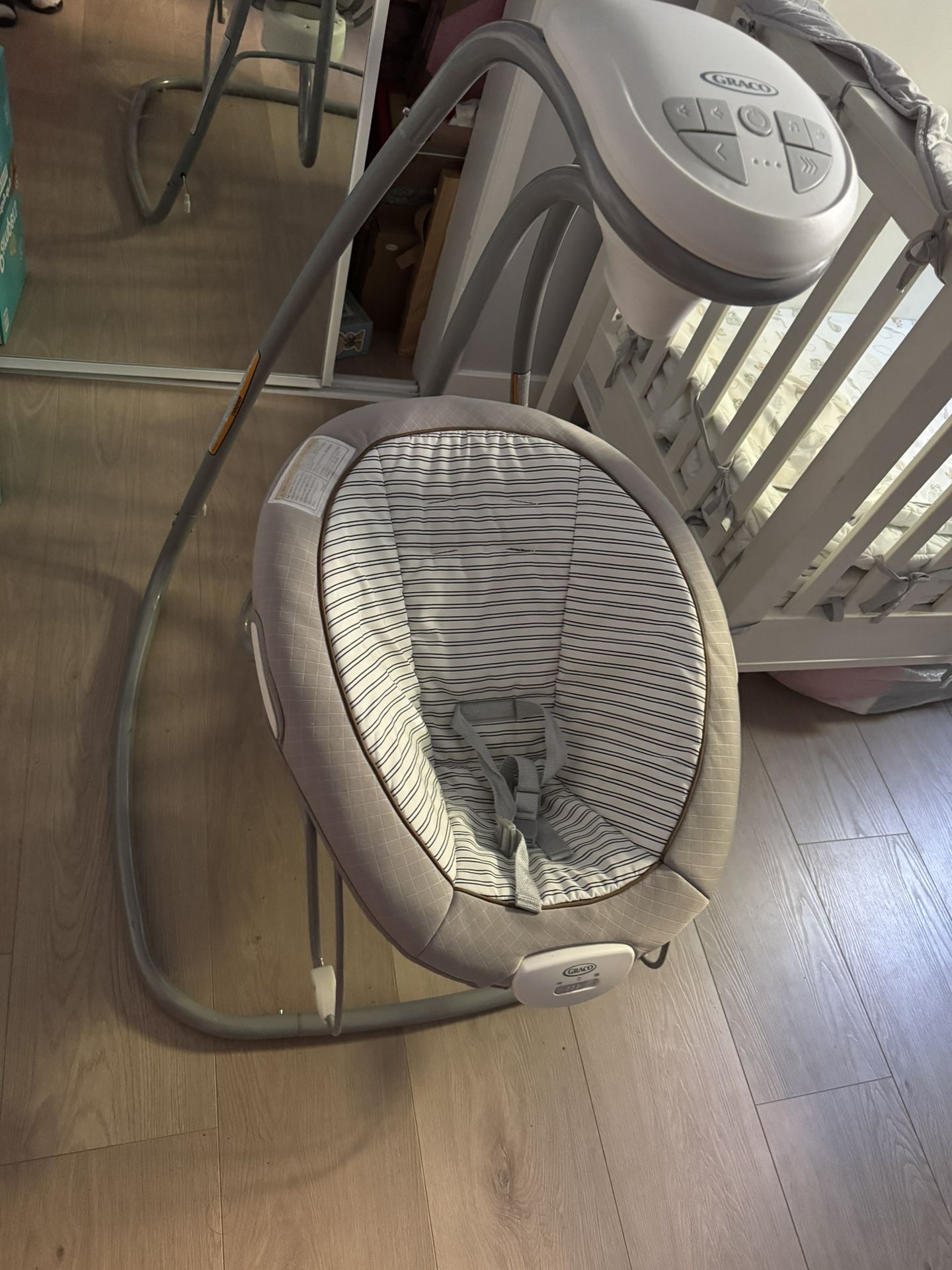 Graco DuetConnect Deluxe Multi-Direction Baby Swing and Bouncer - Britton