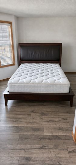 Queen Broyhill Sleigh Bed Frame w/ Parklane Mattress and Boxspring Set