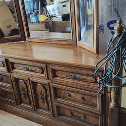 Bedroom Furniture Set 