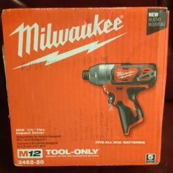 Milwaukee M12 1/4" Hex Impact Driver 