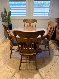 Vintage Classic Oak Round Kitchen Dining Table with 4 Chairs and Extension Leaf