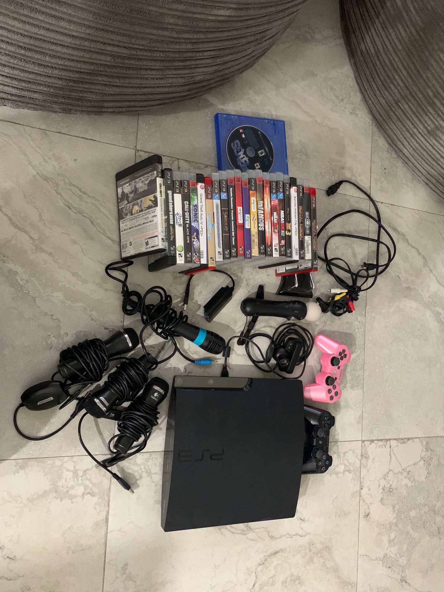 PS3 *everything pictured included* 23 games!