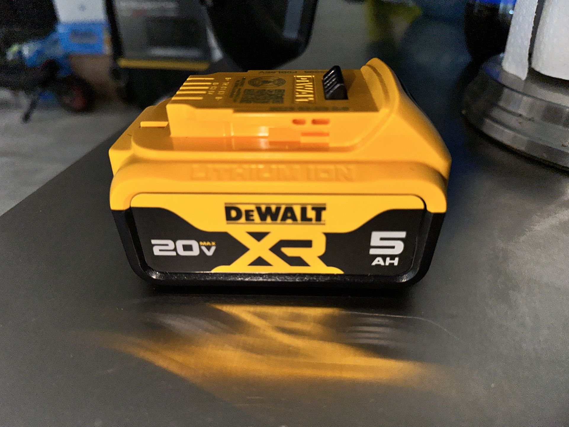 DEWALT BATTERY 5 AH