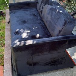 Couch That Turns To Bed 