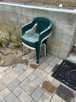 4 Plastic Chairs