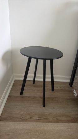 Black Round Side Table with Tapered Legs