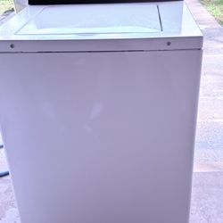 27″ Maytag 3.5 cu.ft. Commercial-Grade Washer