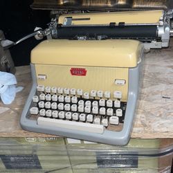 Vintage Type Writer