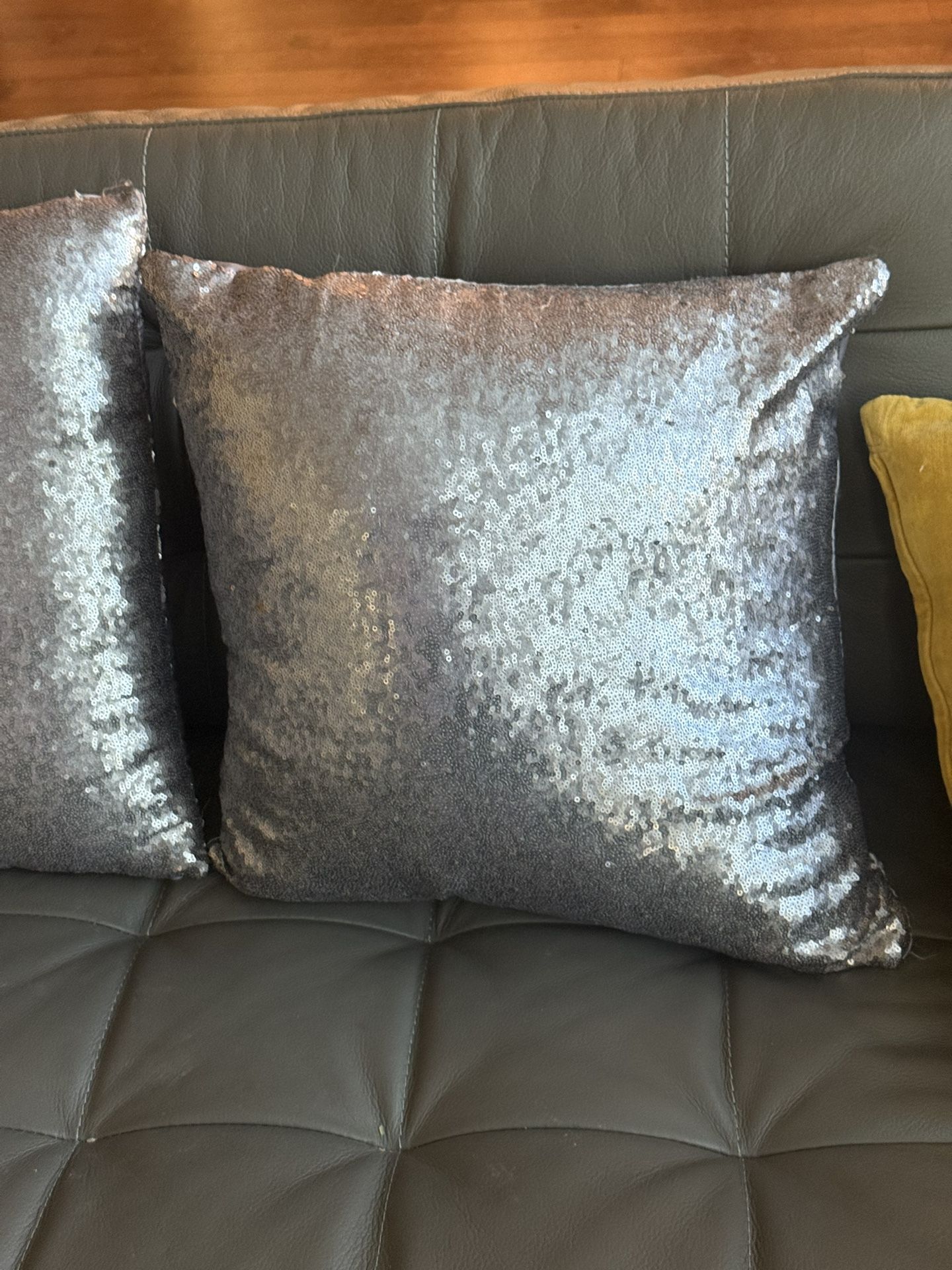 Decorative Pillow Covers With Pillows
