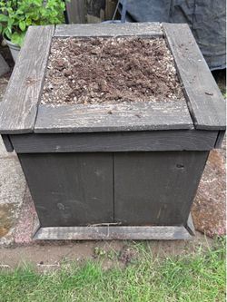 💥FREE💥 2 wood boxes