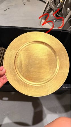 Gold charger plates and rectangular charger tray