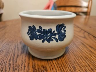 Pfaltzgraff Yorktowne Sugar Bowl