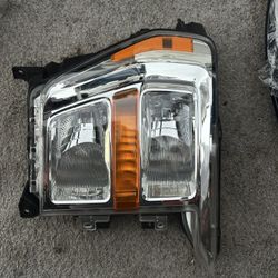 Right Headlight Ford F-150 2021
