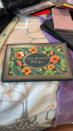 Eye makeup palette