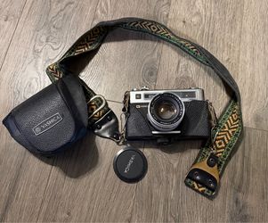 Vintage Yashica Camera Body w/Case **UNTESTED—FOR PARTS ONLY**