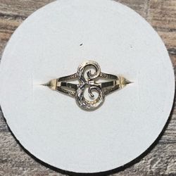 6.5 E initial 10k Gold ring