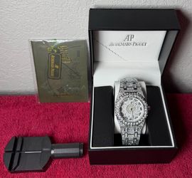 Luxury silver accessory