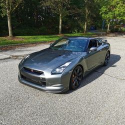 2010 Nissan GT-R Premium  33,500