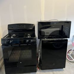 Brand New GE Kitchen Appliances 