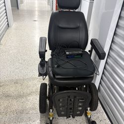 Trident HD Heavy-Duty Powerchair