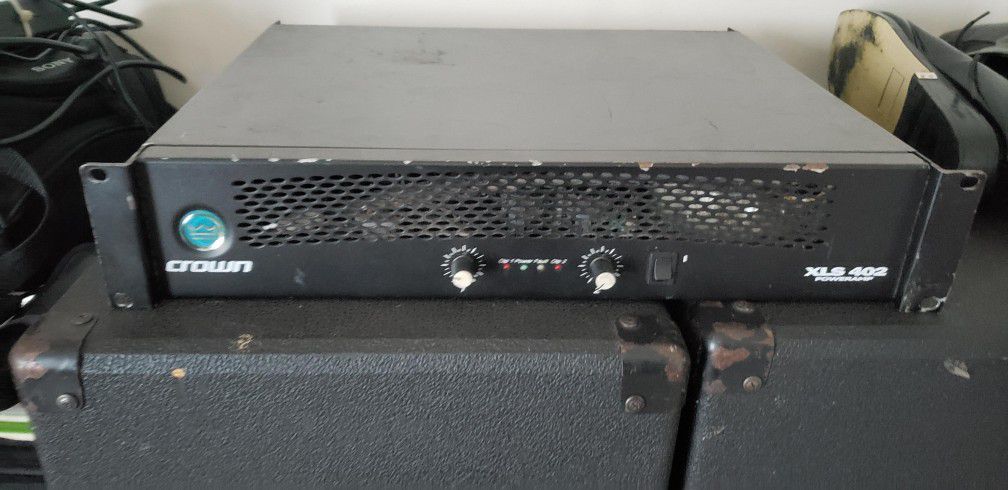  Crown XLS 402  Amplifier 